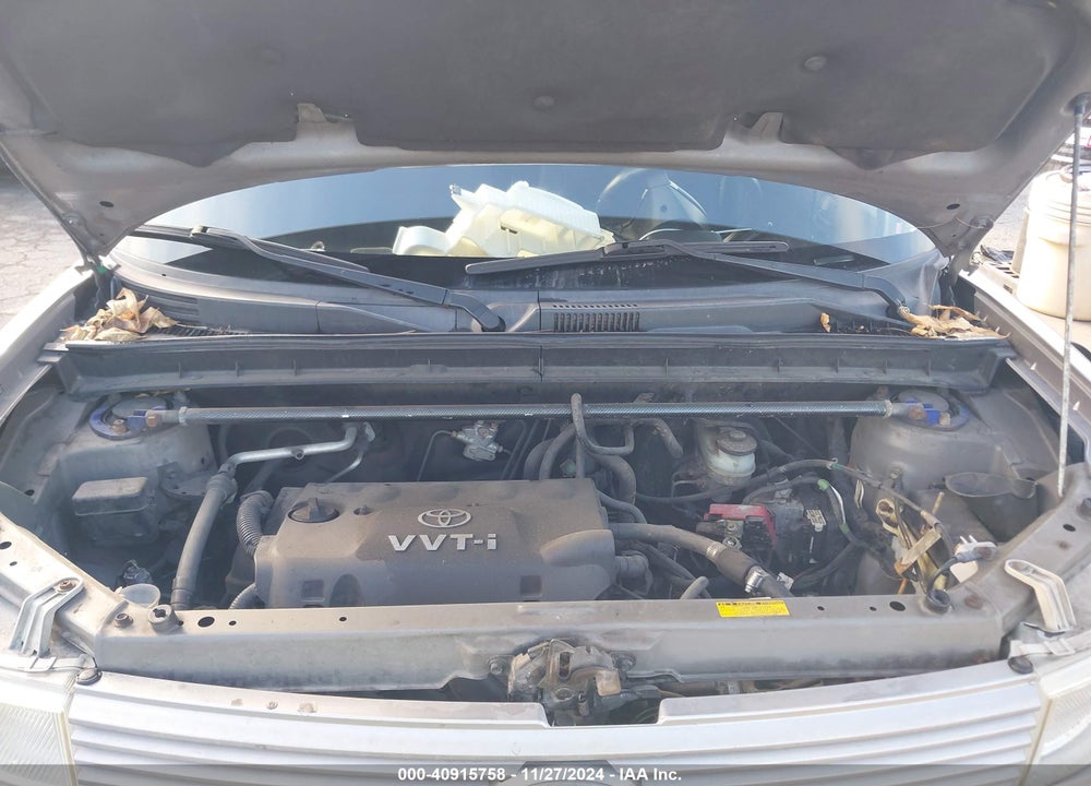 2005 SCION XB VIN: JTLKT334450199677