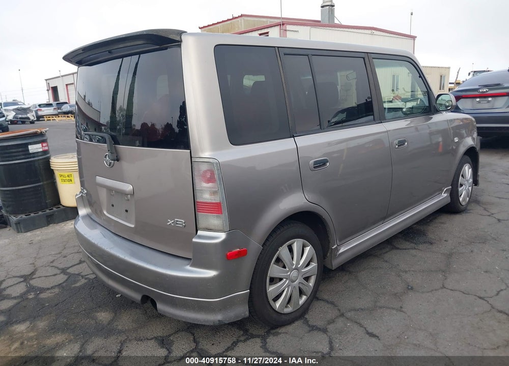 2005 SCION XB VIN: JTLKT334450199677