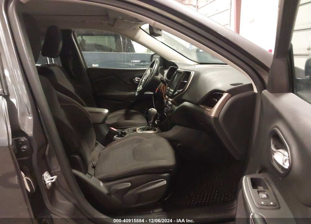 2016 JEEP CHEROKEE 75TH ANNIVERSARY VIN: 1C4PJLCB8GW273849