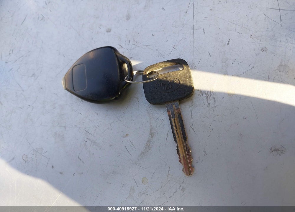 2007 TOYOTA RAV4 BASE V6 VIN: JTMBK33V475014864