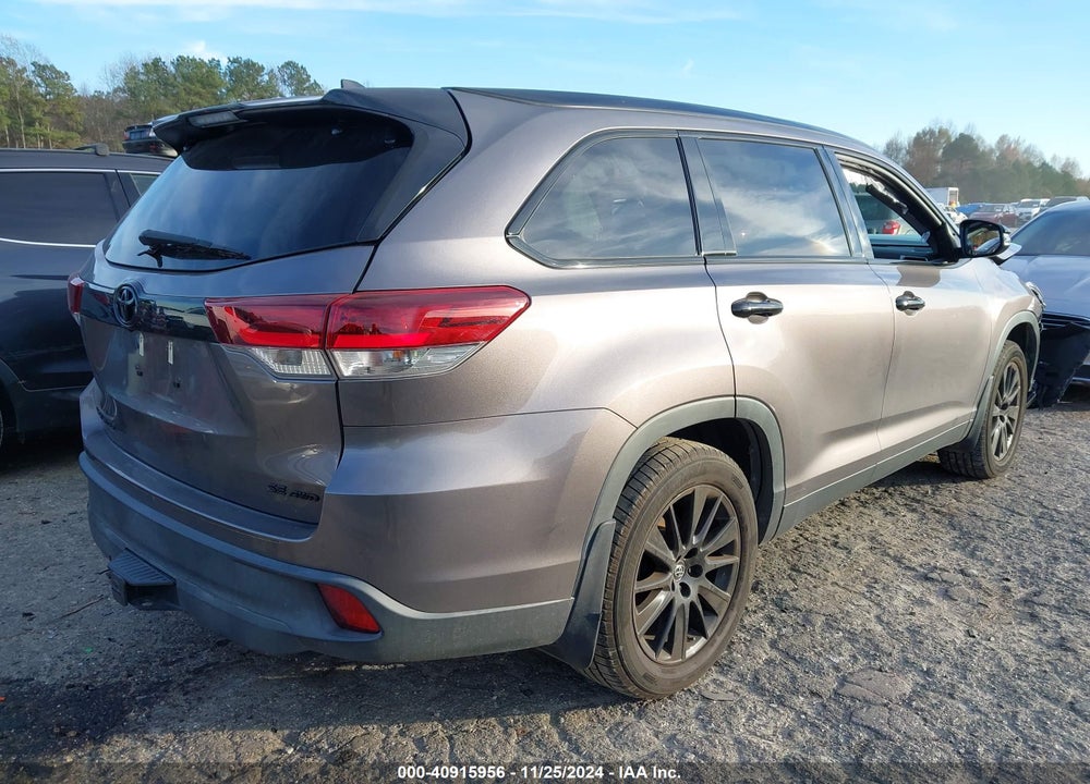 2019 TOYOTA HIGHLANDER SE VIN: 5TDJZRFHXKS965931