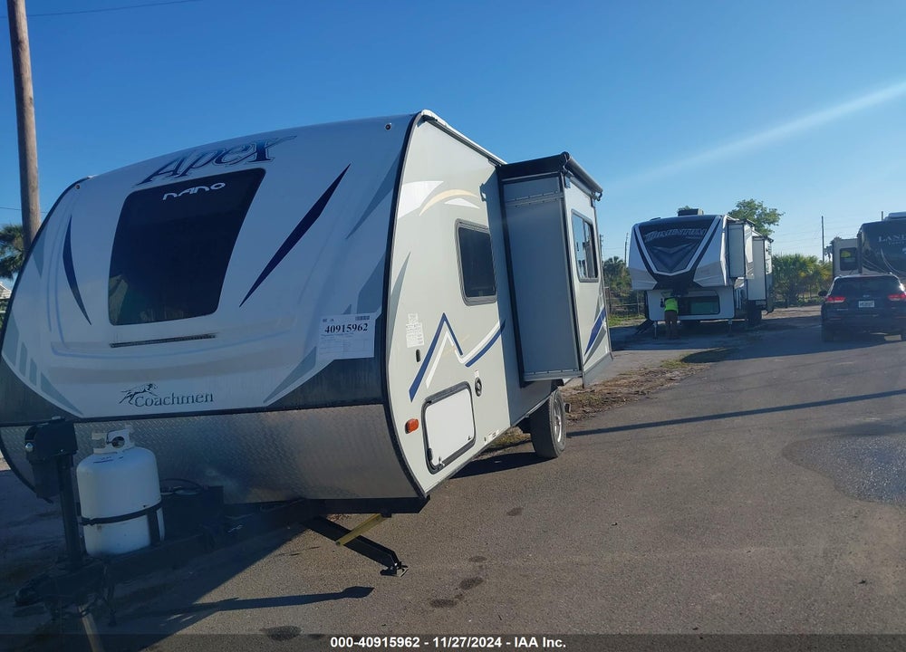 2018 APEX TRAVEL TRAILER VIN: 5ZT2CXHC4JL003909