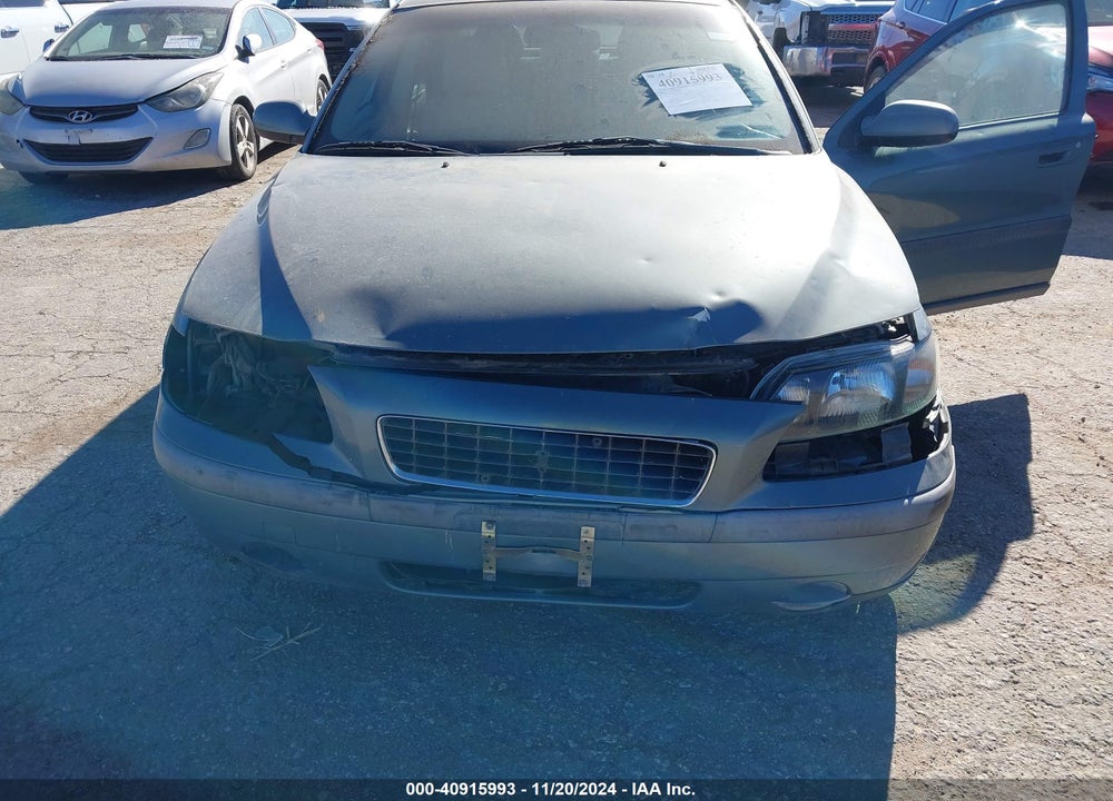 2002 VOLVO S60 2.4 VIN: YV1RS61R122128640
