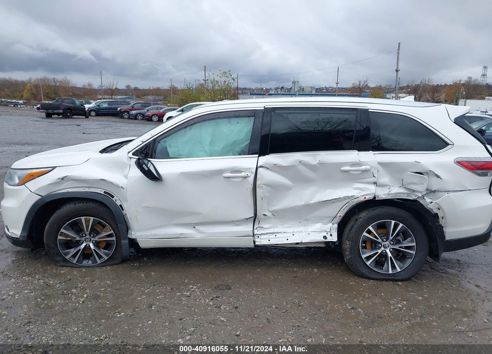 2016 TOYOTA HIGHLANDER XLE V6 VIN: 5TDJKRFH3GS270895