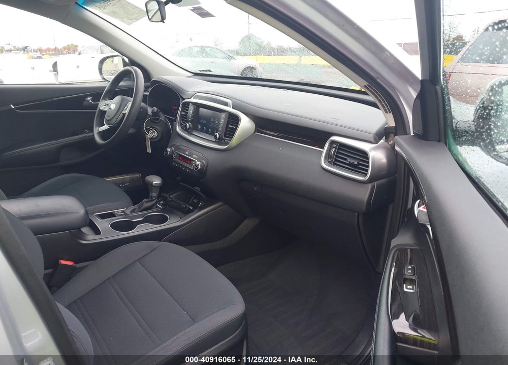 2019 KIA SORENTO 3.3L LX VIN: 5XYPGDA57KG570814