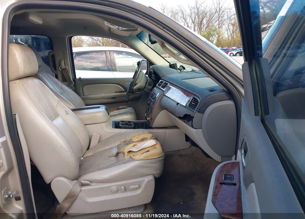 2007 CHEVROLET SUBURBAN 1500 LT VIN: 3GNFC16J27G100492