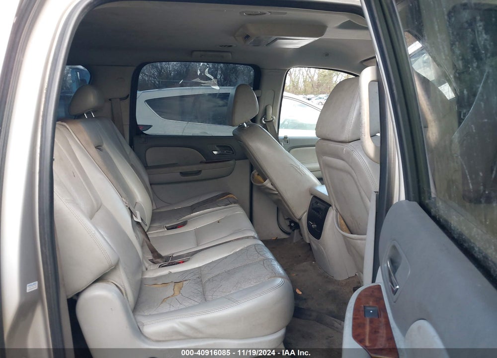 2007 CHEVROLET SUBURBAN 1500 LT VIN: 3GNFC16J27G100492