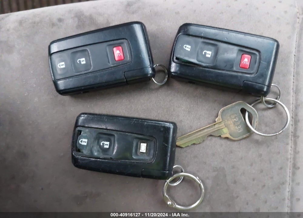 2004 TOYOTA PRIUS VIN: JTDKB20U240015056