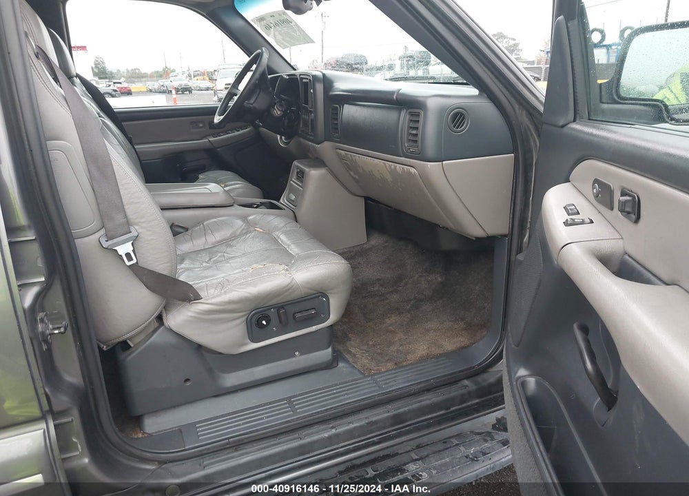 2001 CHEVROLET SUBURBAN 2500 LT VIN: 3GNGC26U51G199109