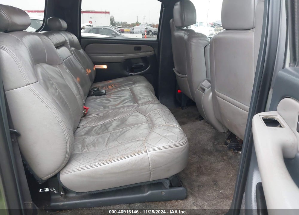 2001 CHEVROLET SUBURBAN 2500 LT VIN: 3GNGC26U51G199109