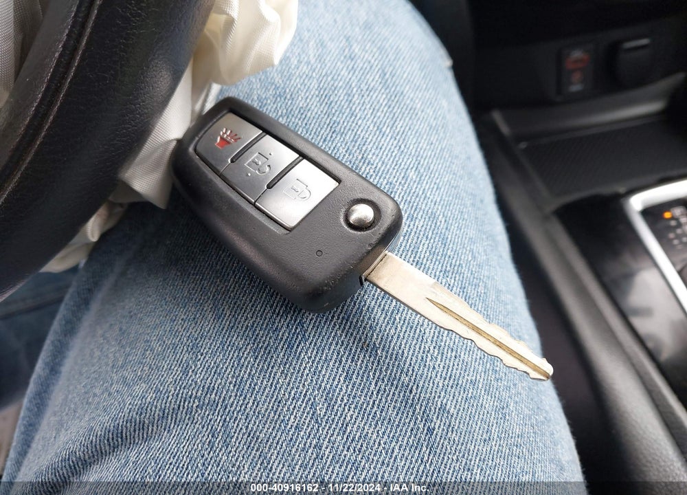 2017 NISSAN ROGUE VIN: JN8AT2MTXHW141330