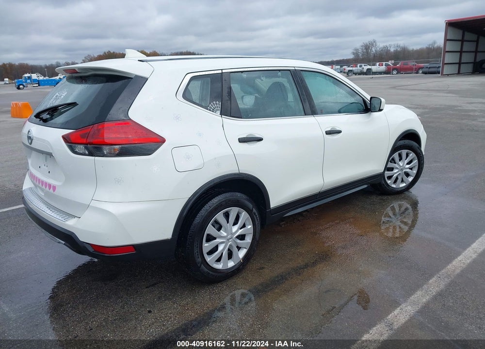 2017 NISSAN ROGUE VIN: JN8AT2MTXHW141330