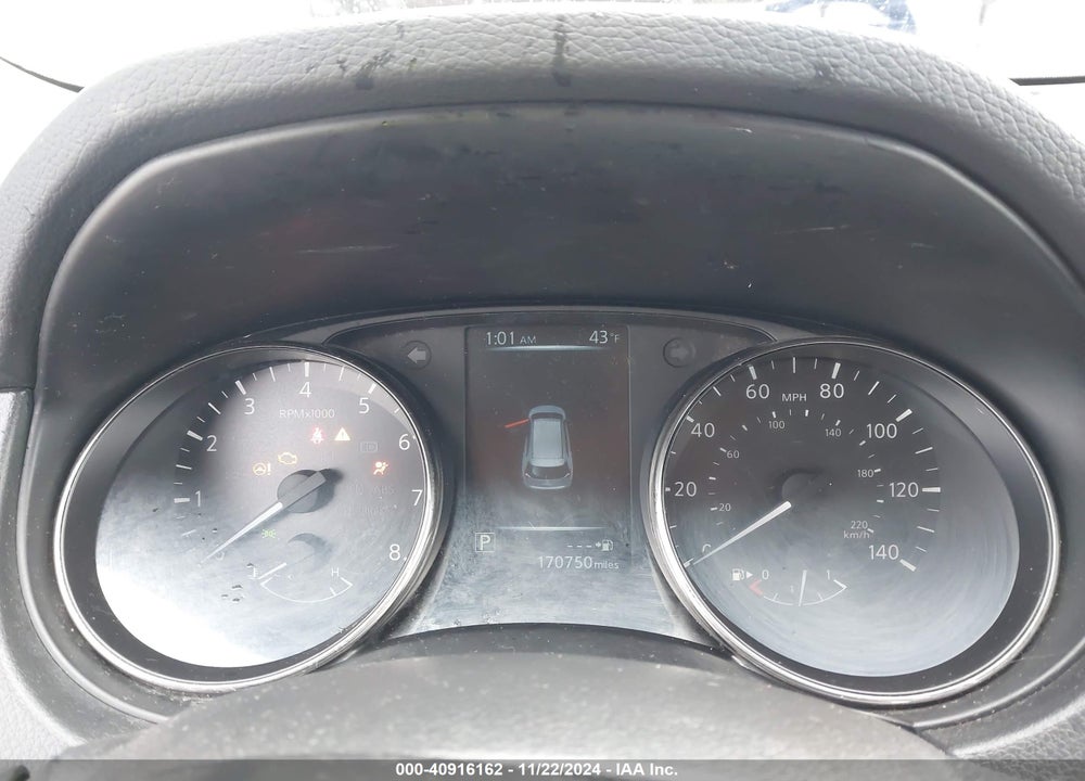 2017 NISSAN ROGUE VIN: JN8AT2MTXHW141330