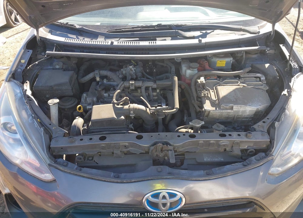 2015 TOYOTA PRIUS C VIN: JTDKDTB33F1587190