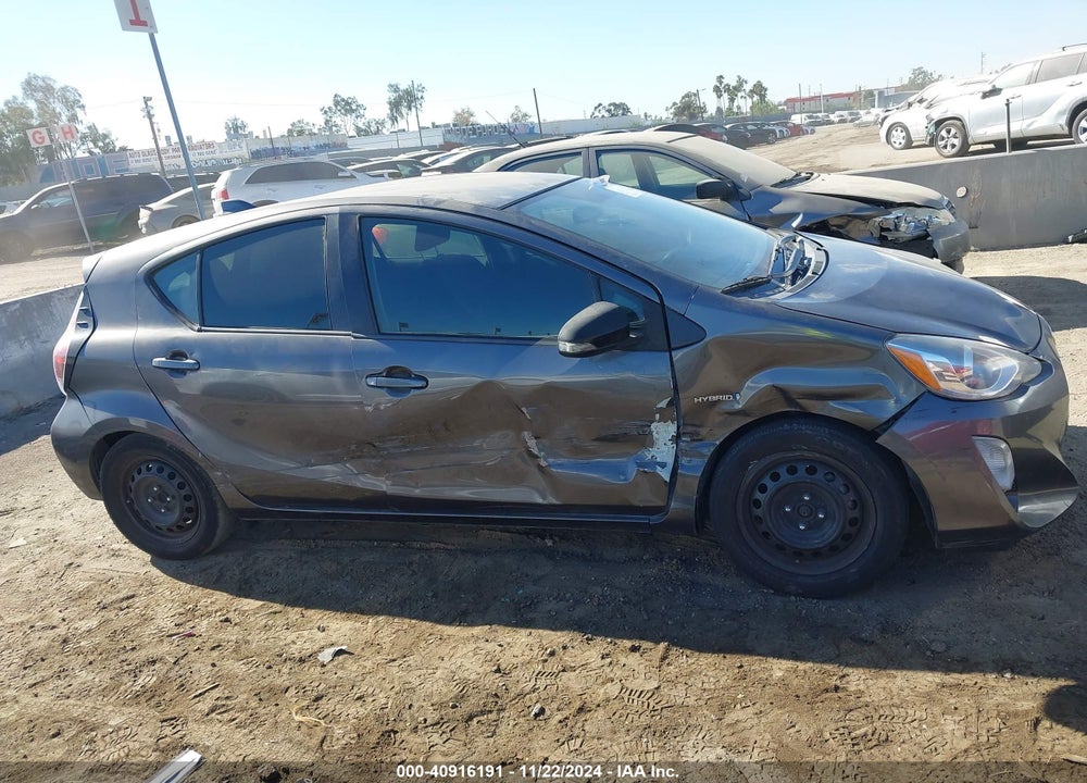 2015 TOYOTA PRIUS C VIN: JTDKDTB33F1587190