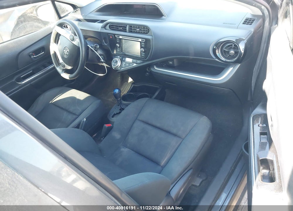 2015 TOYOTA PRIUS C VIN: JTDKDTB33F1587190