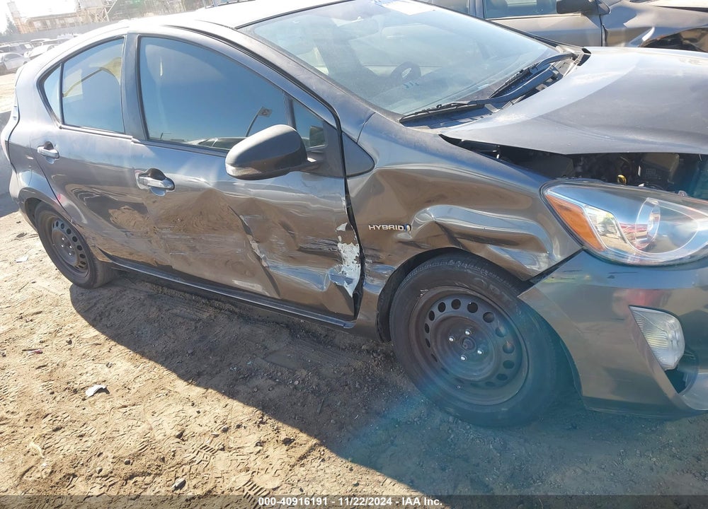 2015 TOYOTA PRIUS C VIN: JTDKDTB33F1587190