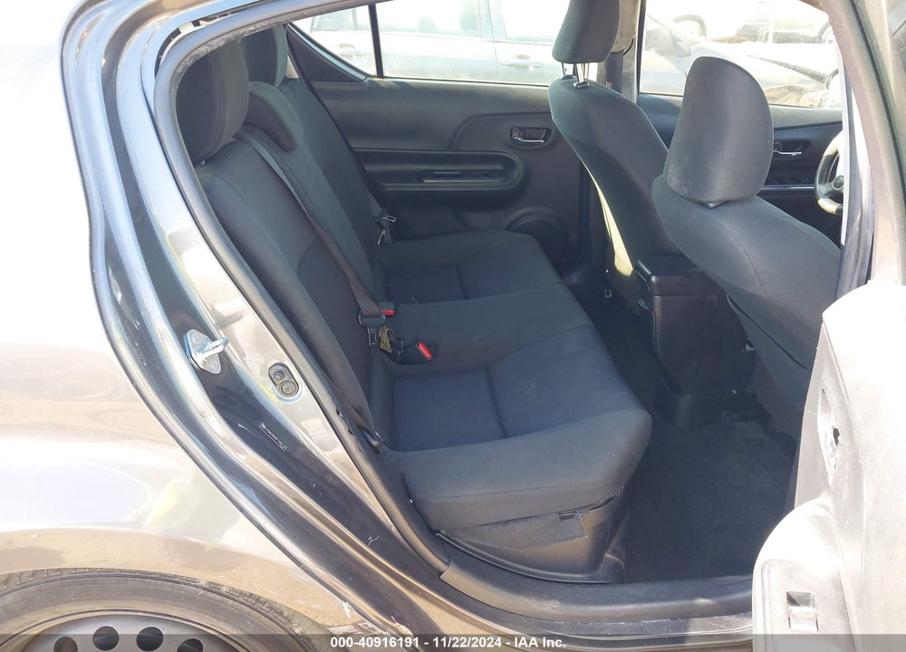 2015 TOYOTA PRIUS C VIN: JTDKDTB33F1587190