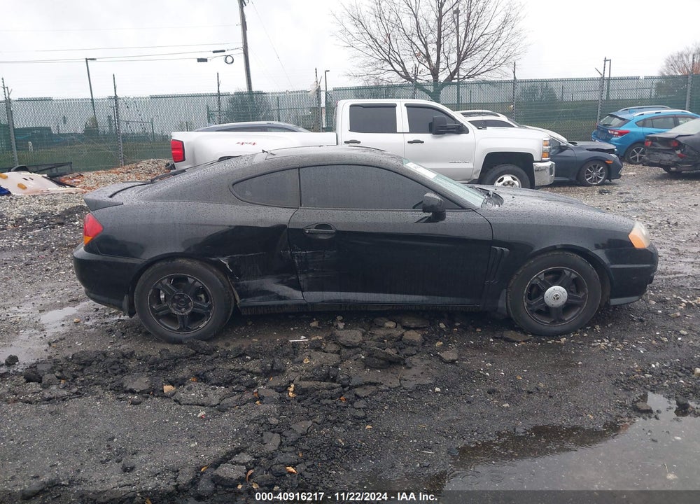 2003 HYUNDAI TIBURON VIN: KMHHM65DX3U060916