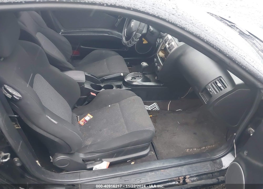 2003 HYUNDAI TIBURON VIN: KMHHM65DX3U060916