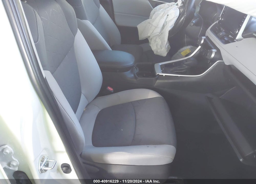 2022 TOYOTA RAV4 XLE VIN: 2T3W1RFV9NC210258