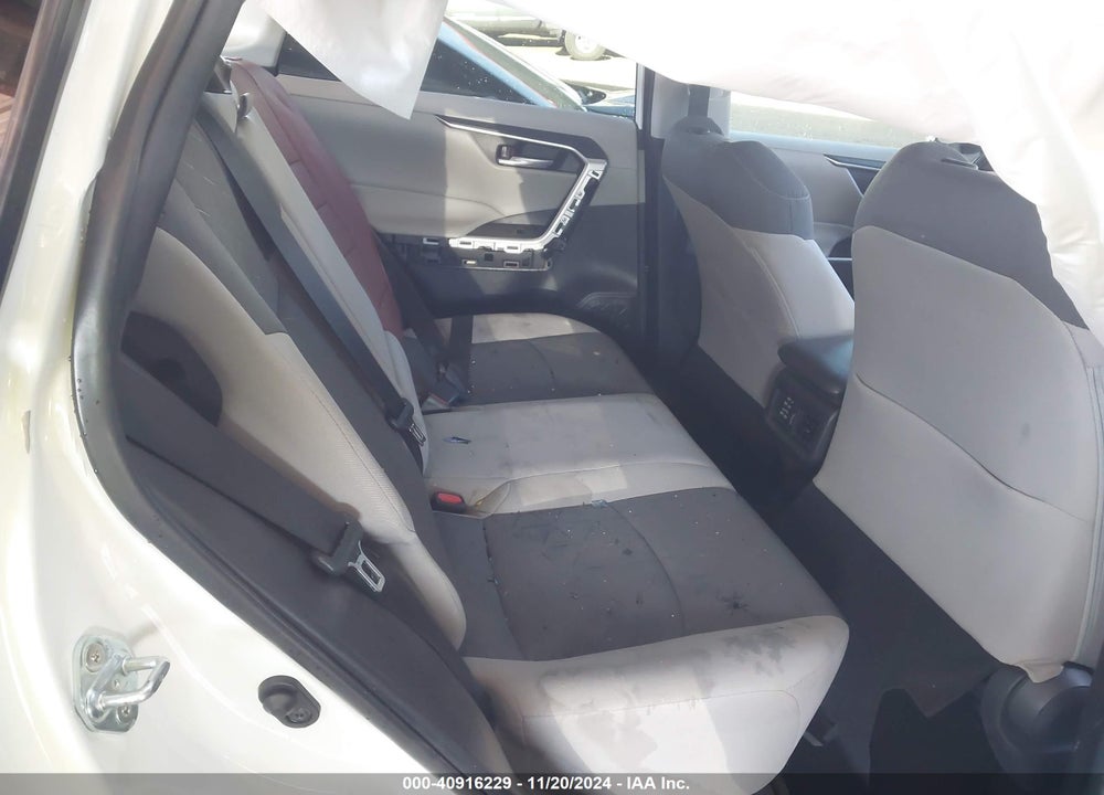 2022 TOYOTA RAV4 XLE VIN: 2T3W1RFV9NC210258