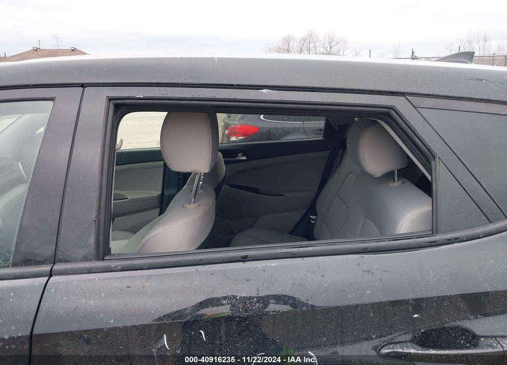 2021 HYUNDAI TUCSON SE VIN: KM8J2CA41MU289627