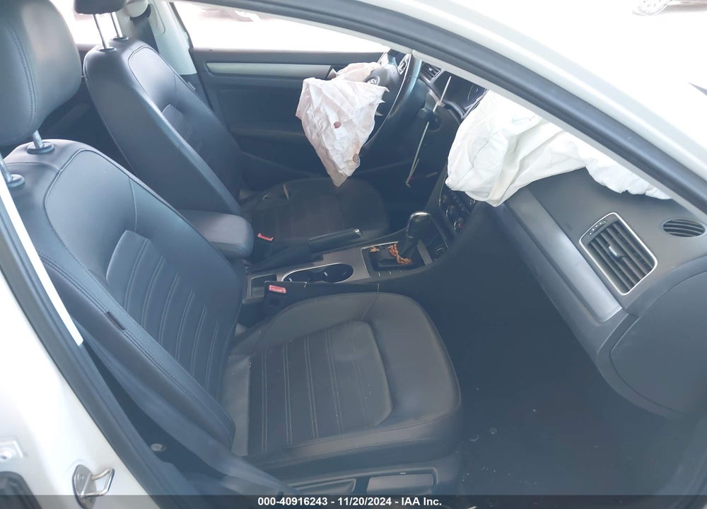 2015 VOLKSWAGEN PASSAT 1.8T SE VIN: 1VWBS7A30FC023643