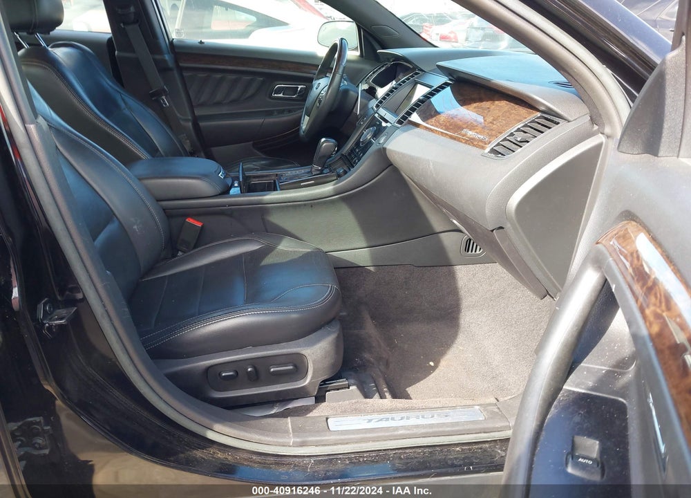 2018 FORD TAURUS LIMITED VIN: 1FAHP2F82JG102339