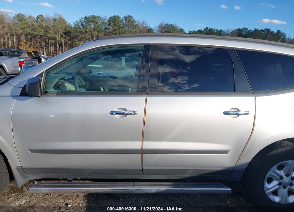 2013 CHEVROLET TRAVERSE LS VIN: 1GNKVFED5DJ101356