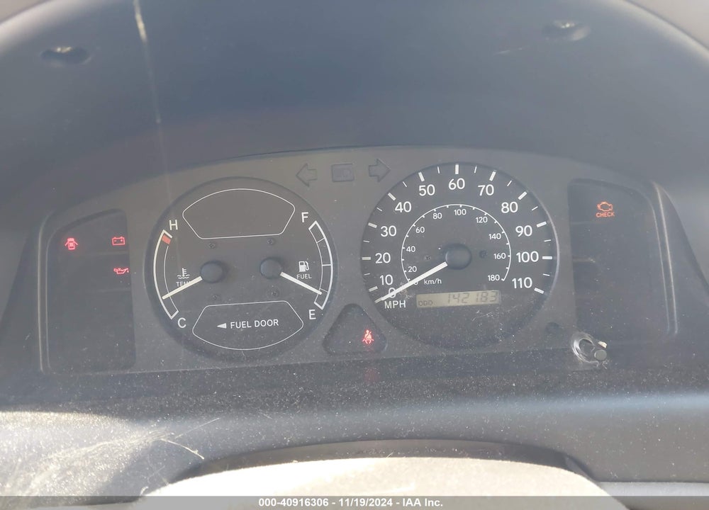 2001 TOYOTA COROLLA CE VIN: 2T1BR12E31C501520