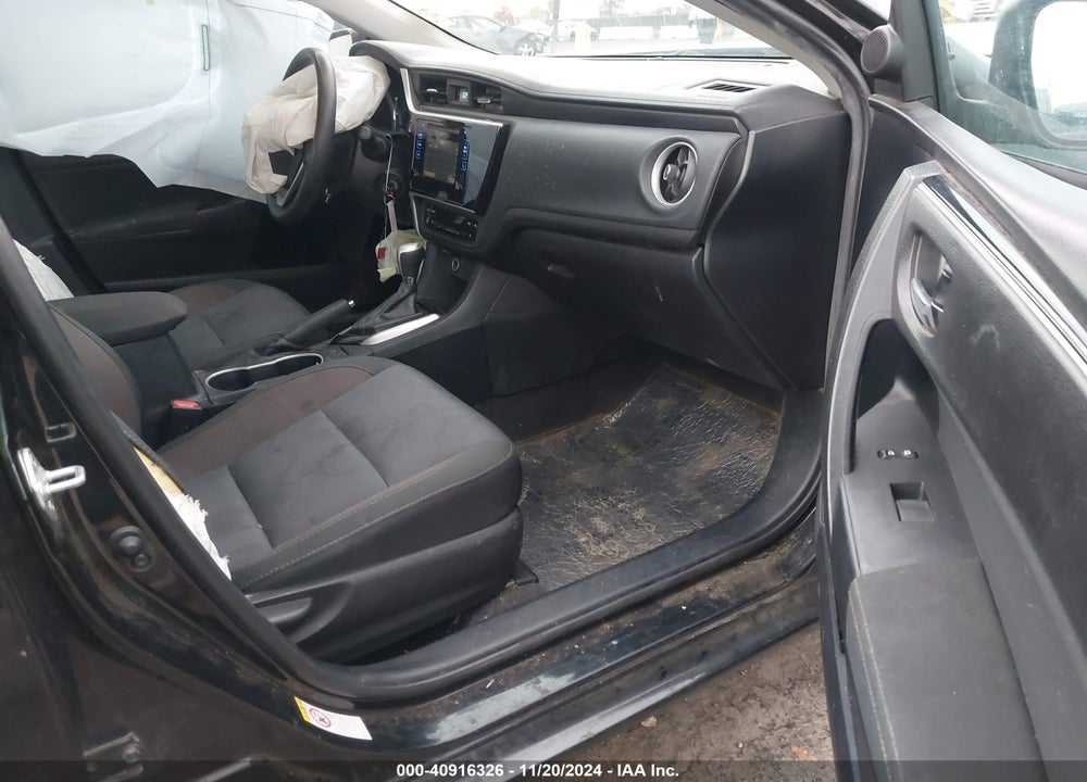 2018 TOYOTA COROLLA LE VIN: 2T1BURHE1JC057591