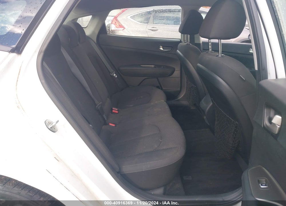 2019 KIA OPTIMA LX VIN: 5XXGT4L30KG366237