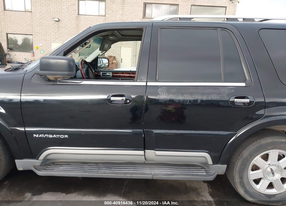 2003 LINCOLN NAVIGATOR VIN: 5LMFU28R13LJ11567