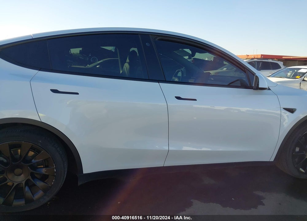 2021 TESLA MODEL Y LONG RANGE DUAL MOTOR ALL-WHEEL DRIVE VIN: 5YJYGDEEXMF208209