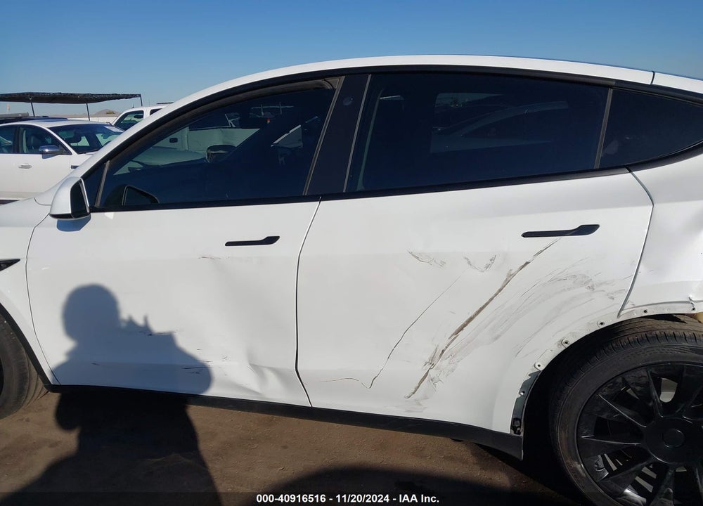 2021 TESLA MODEL Y LONG RANGE DUAL MOTOR ALL-WHEEL DRIVE VIN: 5YJYGDEEXMF208209