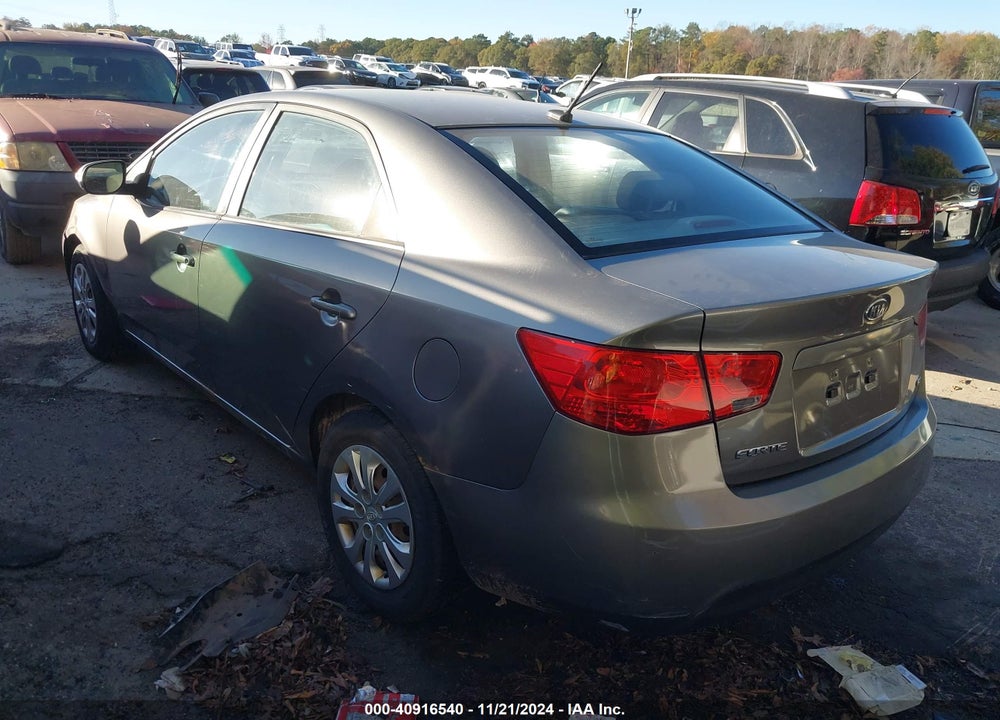 2010 KIA FORTE EX VIN: KNAFU4A24A5061729