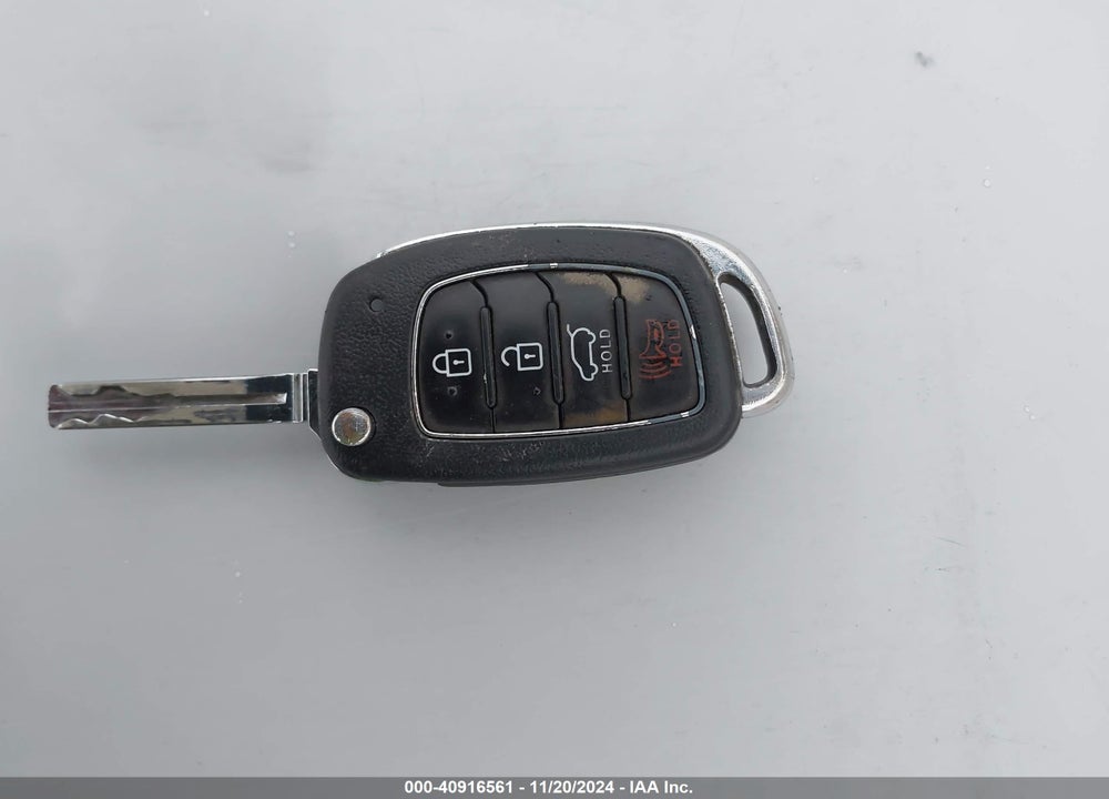 2019 HYUNDAI TUCSON SE VIN: KM8J2CA40KU913091