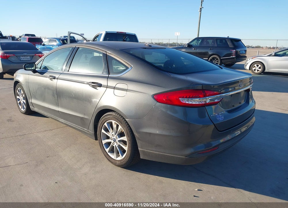 2017 FORD FUSION SE VIN: 3FA6P0HDXHR320571