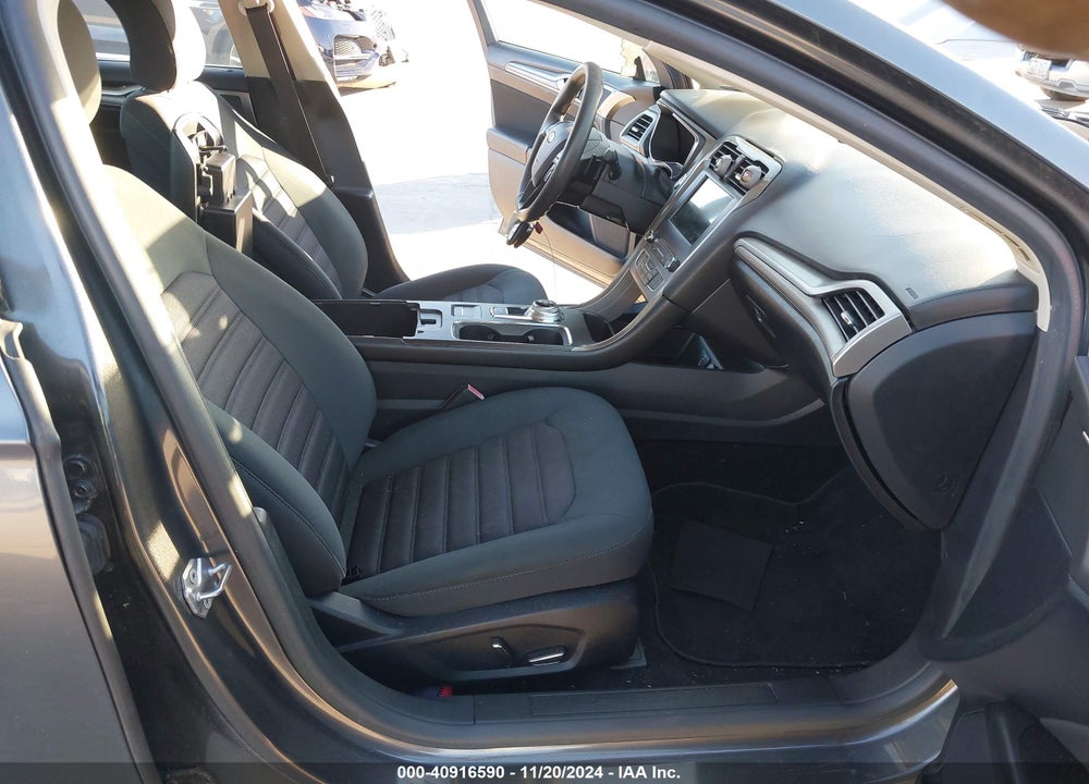 2017 FORD FUSION SE VIN: 3FA6P0HDXHR320571