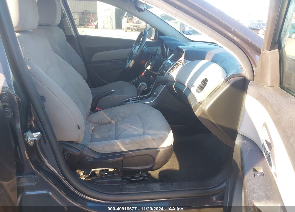 2014 CHEVROLET CRUZE 1LT AUTO VIN: 1G1PC5SB8E7129340