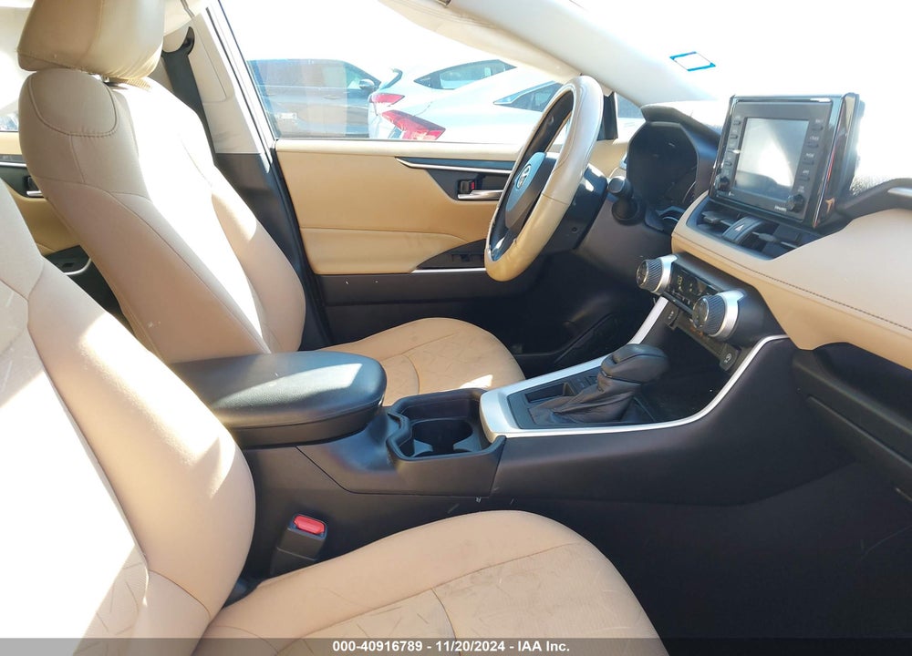 2021 TOYOTA RAV4 XLE VIN: 2T3W1RFV1MC130533