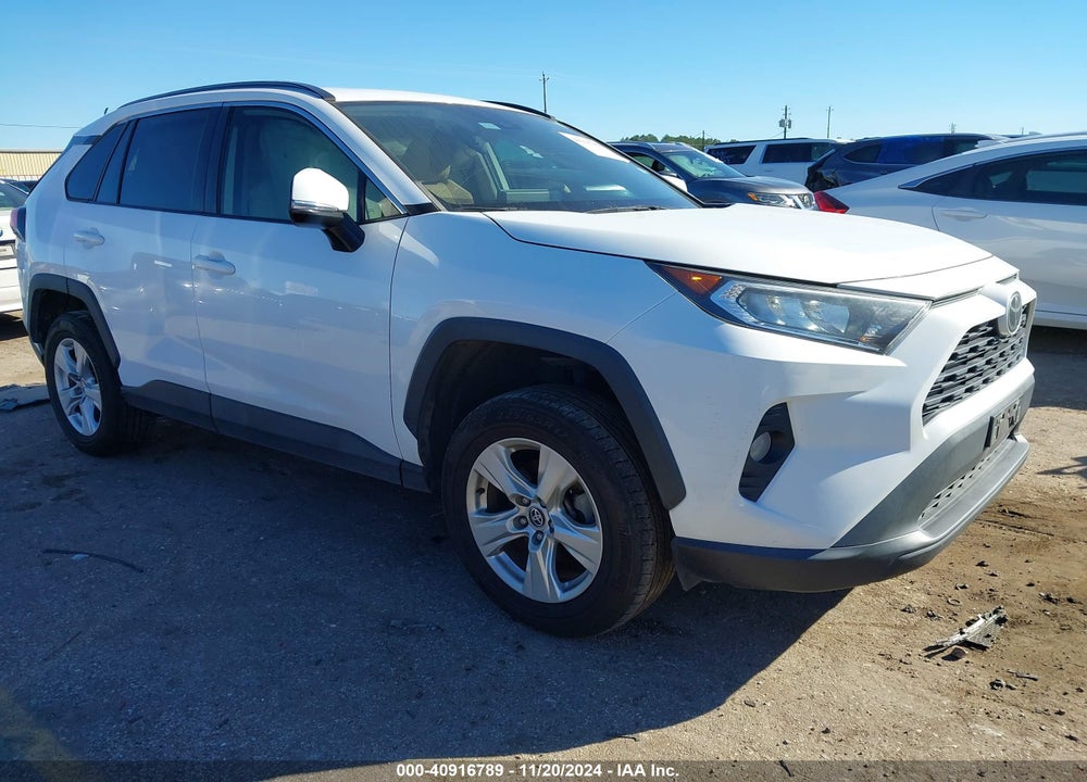 2021 TOYOTA RAV4 XLE VIN: 2T3W1RFV1MC130533