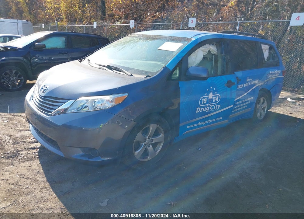2017 TOYOTA SIENNA LE 8 PASSENGER VIN: 5TDKZ3DC3HS785711