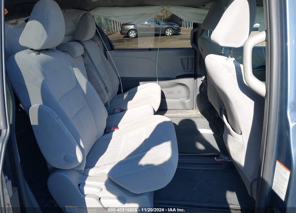 2017 TOYOTA SIENNA LE 8 PASSENGER VIN: 5TDKZ3DC3HS785711