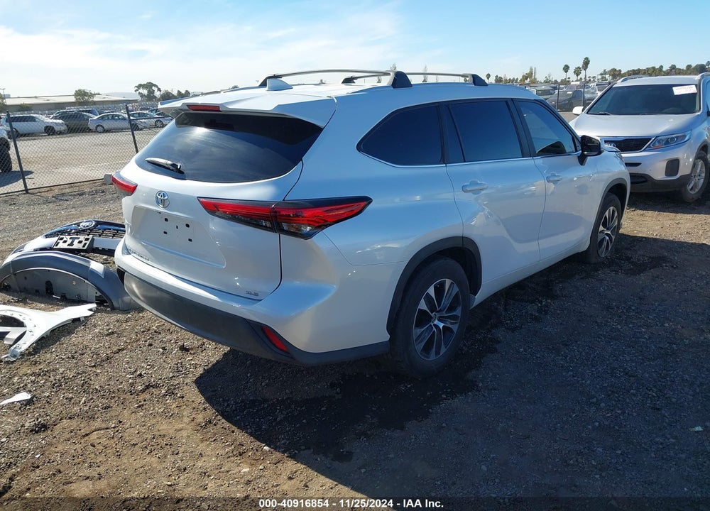 2023 TOYOTA HIGHLANDER XLE VIN: 5TDKDRAH7PS035681