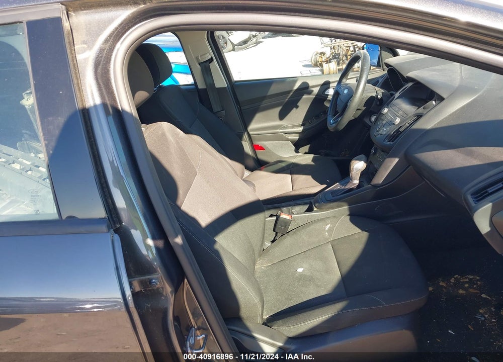 2018 FORD FOCUS SE VIN: 1FADP3K2XJL259680