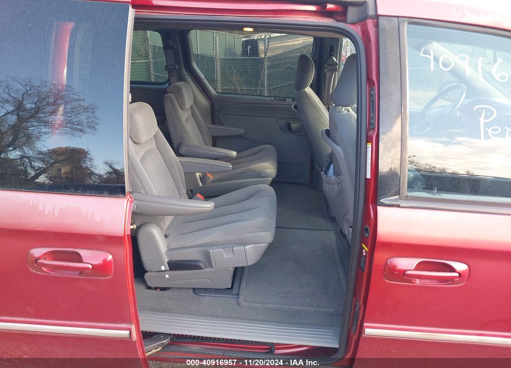 2005 CHRYSLER TOWN & COUNTRY TOURING VIN: 2C8GP54L75R112754