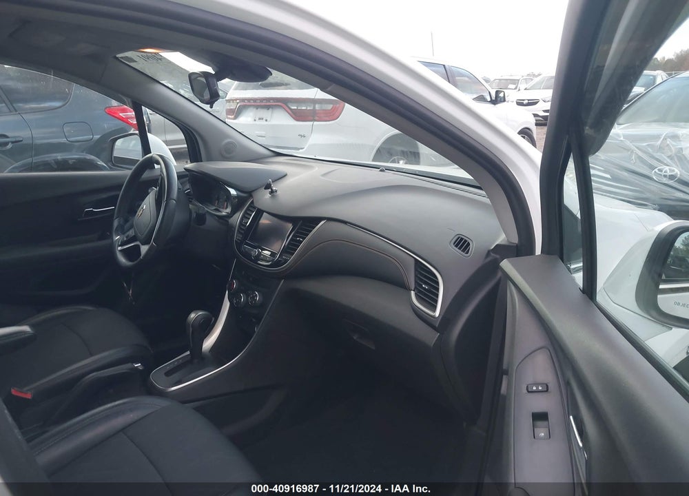 2020 CHEVROLET TRAX FWD LT VIN: 3GNCJLSB7LL245788