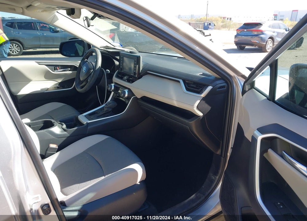 2021 TOYOTA RAV4 XLE VIN: 2T3W1RFVXMC155947
